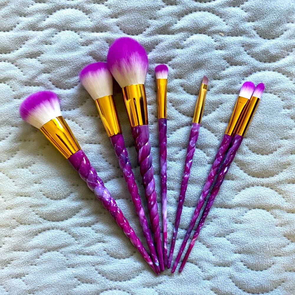 Unicorn makeup brushes.